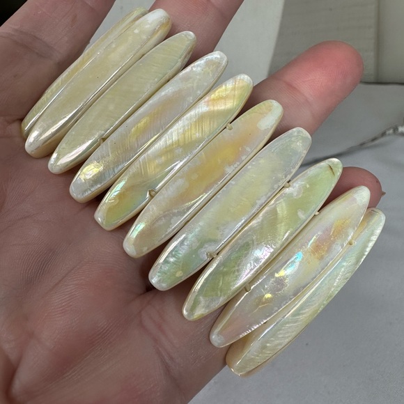 Mother of Pearl stretch bracelet - Picture 8 of 10